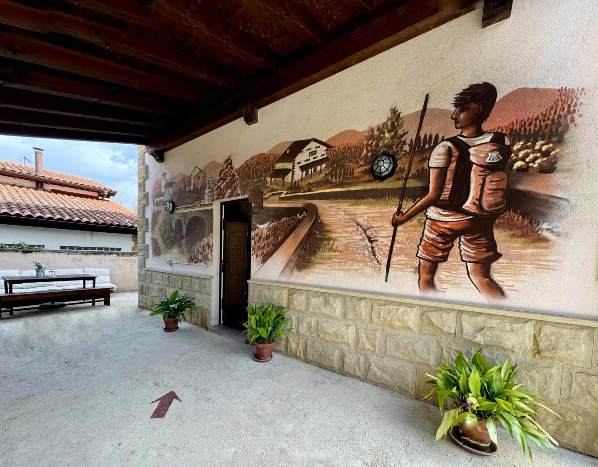 Albergue San Nicolas Larrasoana Exteriör bild